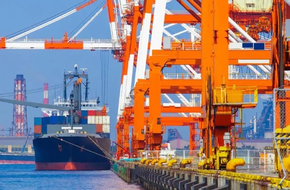 青島海運(yùn)物流公司將繼續(xù)保持創(chuàng)新精神，不斷推動(dòng)航運(yùn)業(yè)發(fā)展