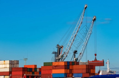 青島貨代公司，這些藍(lán)色引擎馳騁在全球物流的廣闊天地中