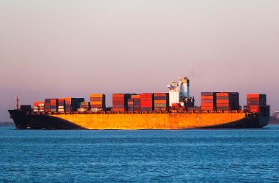 深圳進(jìn)出口貿(mào)易基地使深圳的海運(yùn)業(yè)快速壯大起來(lái)