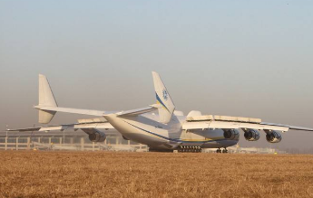 商界各位領(lǐng)袖一起討論英國(guó)離開(kāi)歐盟的貿(mào)易影響