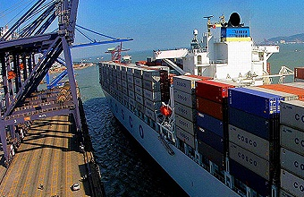 國際貨運會根據(jù)不同的貨物類型和特點選擇合適的船舶