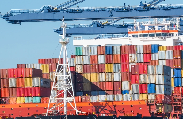 國際貨運代理公司是現(xiàn)代國際貿易中不可或缺的重要服務機構