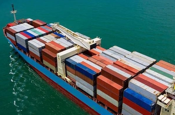 面對(duì)未來(lái)的挑戰(zhàn)和機(jī)遇，國(guó)際海運(yùn)物流行業(yè)需不斷創(chuàng)新和提升自身實(shí)力