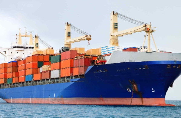 國(guó)際物流作為連接全球經(jīng)濟(jì)的橋梁，見(jiàn)證了全球化的繁榮