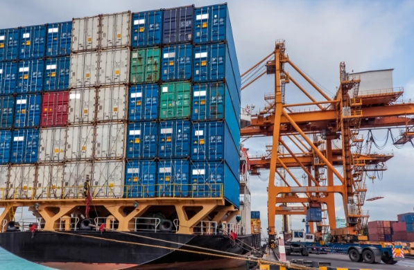 在新的歷史起點(diǎn)上，國(guó)際貨運(yùn)代理將繼續(xù)發(fā)揮其重要作用