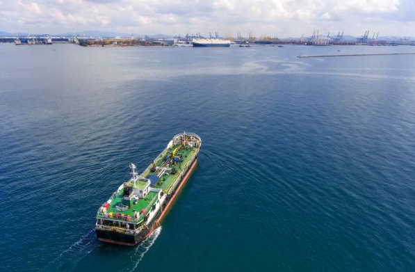 未來全球經(jīng)濟一體化深入推進，上海物流將繼續(xù)保持旺盛的發(fā)展勢頭