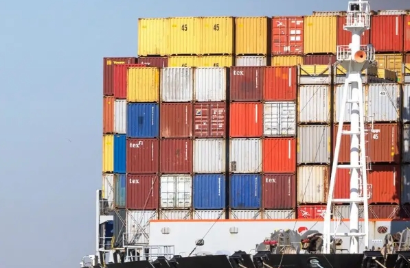 在全球經(jīng)濟(jì)一體化的背景下，上海國(guó)際物流的重要地位愈發(fā)凸顯