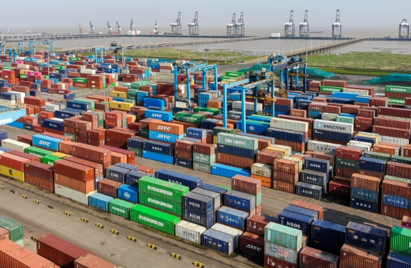 隨著國際貿(mào)易的不斷發(fā)展，貨代行業(yè)也面臨著諸多挑戰(zhàn)