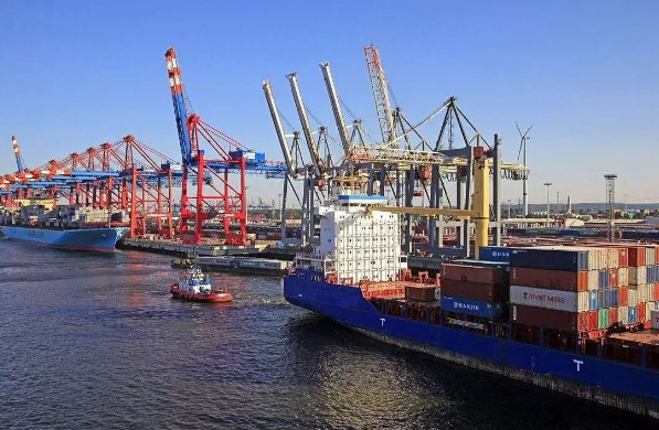 國(guó)際貨代如同貿(mào)易鏈上的隱形巨人，默默推動(dòng)著全球貿(mào)易的繁榮發(fā)展