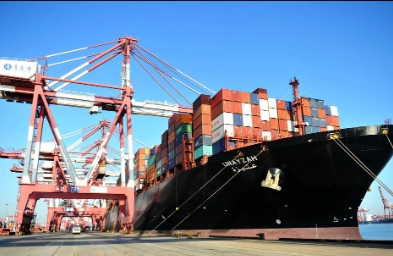 國(guó)際海運(yùn)在歷史的長(zhǎng)河中不斷前行，見證著人類文明的進(jìn)步與變遷