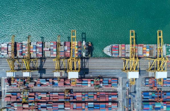 國際貨運代理是全球貿(mào)易進行的保障，更是推動經(jīng)濟全球化的重要力量