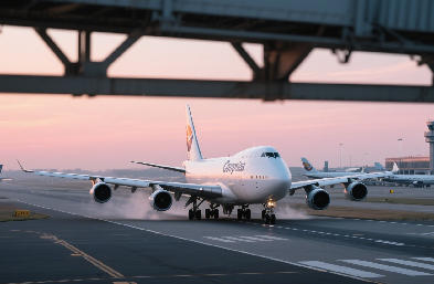 降低物流成本，提升運(yùn)輸時(shí)效 —— 專(zhuān)業(yè)國(guó)際貨運(yùn)代理為您助力